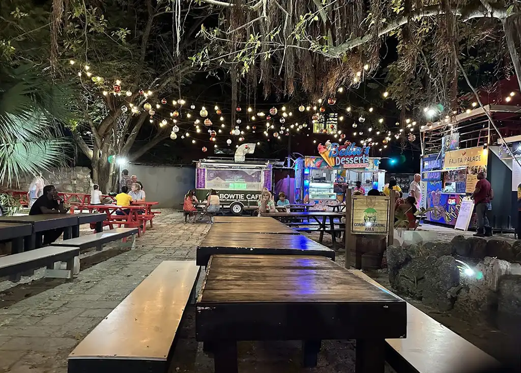 Worthing Square Food Court – 950 meters 13 minutes walking