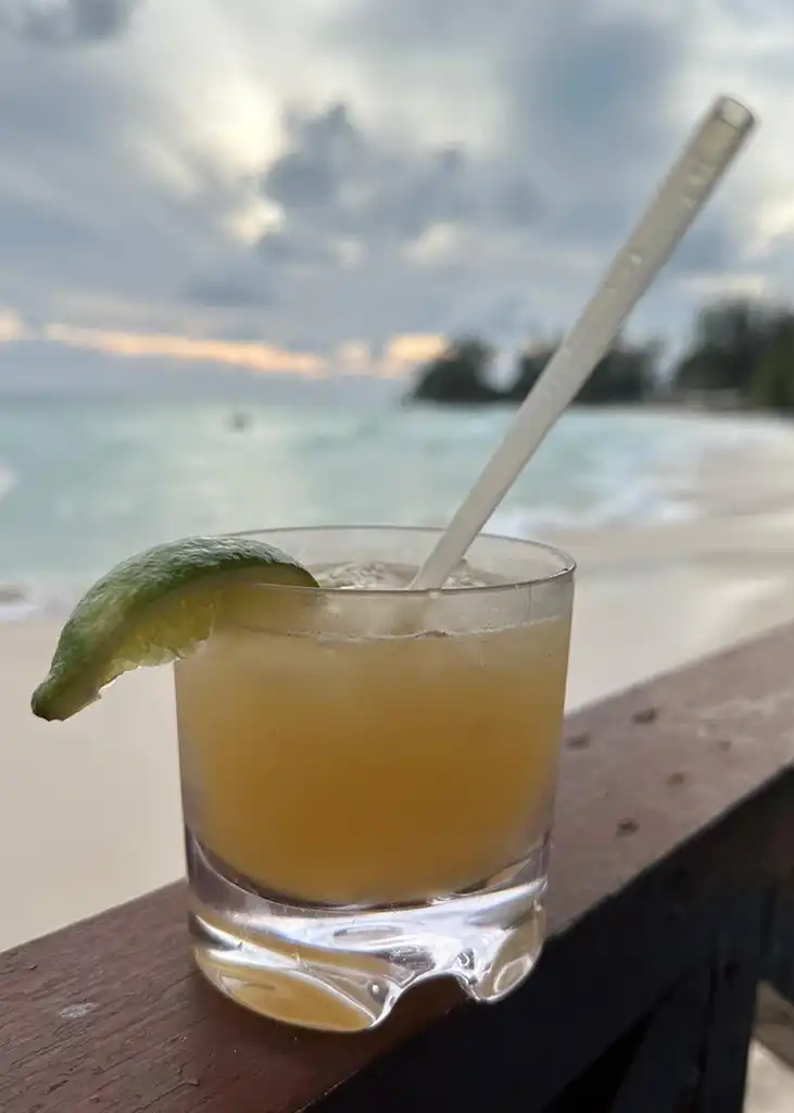 Bajan rum sour