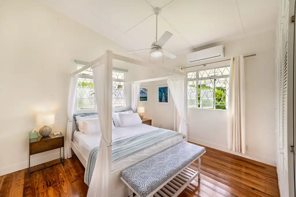 Bedroom to Little Welches Apartment Worthing Barbados