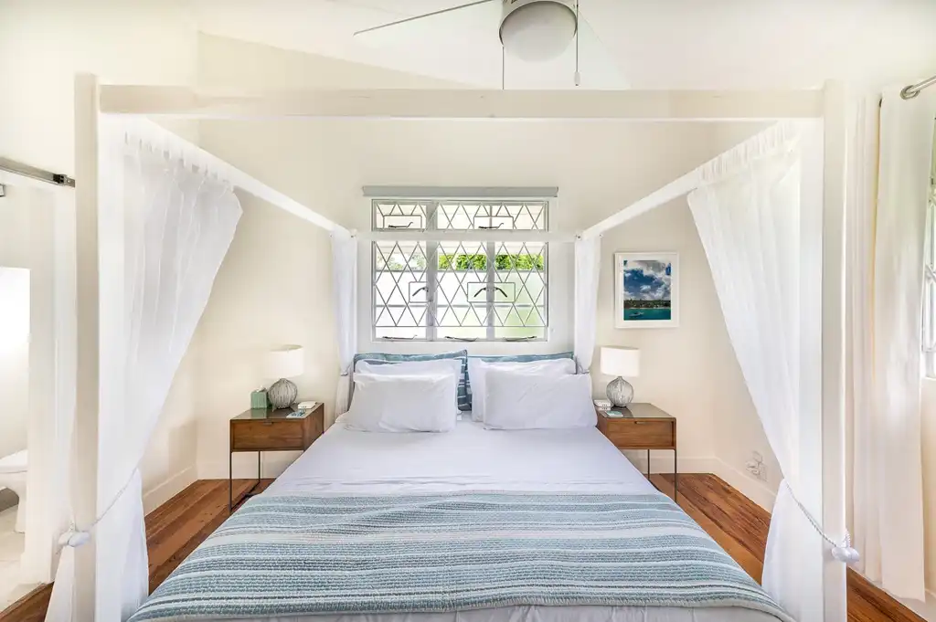 Bedroom to Little Welches Apartment Worthing Barbados