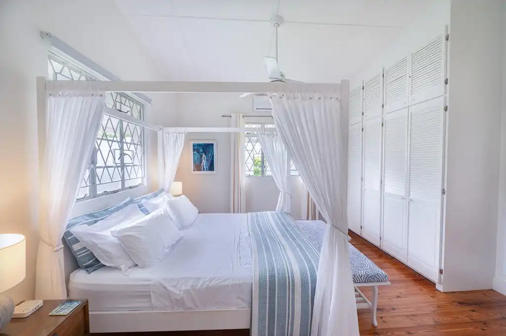 Bedroom to Little Welches Apartment Worthing Barbados