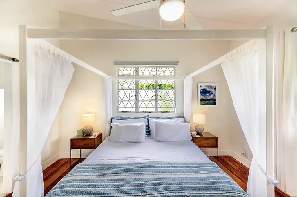 Bedroom to Little Welches Apartment Worthing Barbados
